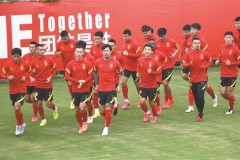 【半场】美国1-2墨西哥！普利西奇世界波，但防线连丢两球