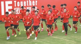 【半场】美国1-2墨西哥！普利西奇世界波，但防线连丢两球