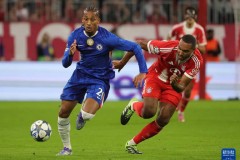 巴萨神锋再受伤，欧冠征程前景堪忧挑战重重