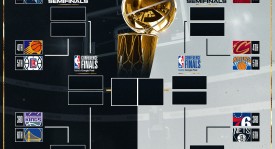 华子NFL名宿合影“被亲”瞬间走红